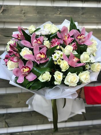 Букет цветов из: Розы и Хризантемы в Сейме