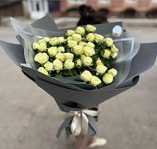 Букет Белые кустовые розы Солинеро в Сейме
